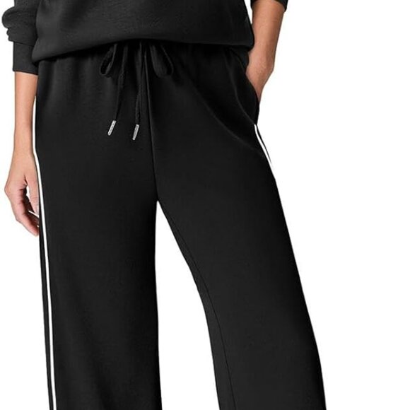 Chic 2-Piece Women's Sweatsuit - Comfortable Black Lounge Set for Any Occasion - Picture 1 of 4